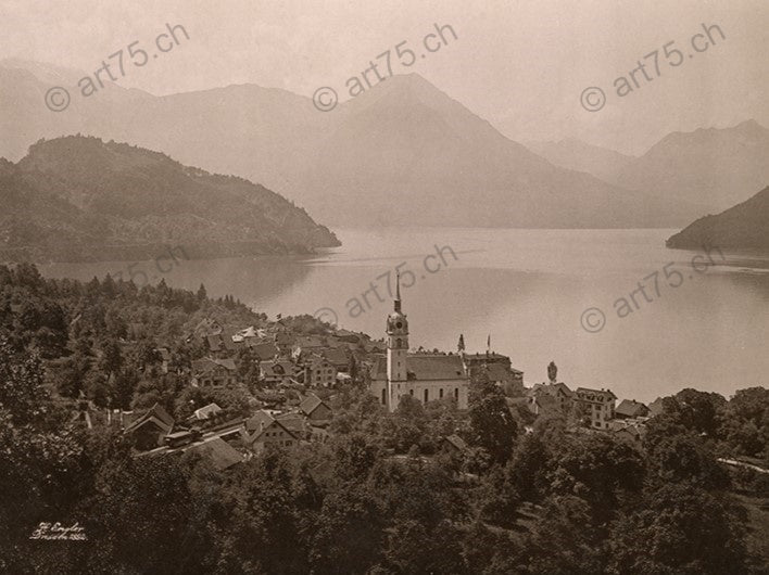Historisches Vitznau am Vierwaldstättersee um 1890 mit Kirche, Seeufer und als Ausgangspunkt der ältesten Zahnradbahn der Welt, der Rigibahn.